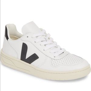 Veja | V10 Sneakers | EU 38, US 7